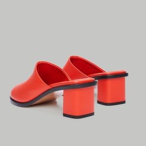 Everlane The Artist Mule in Red
